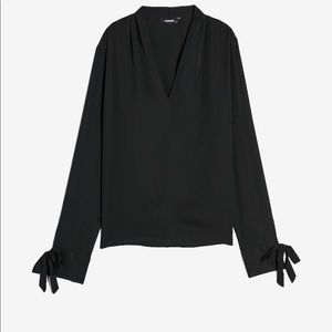 NWT Tie Sleeve V-Neck Top Size XL, 1-Olive Green left